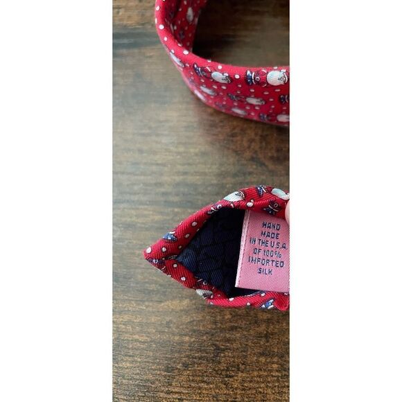 Vineyard Vines Mini Santa Silk Holiday Tie NWOT - Picture 4 of 5